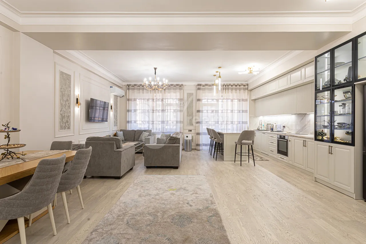 Купить 3 комнатную квартиру Бузанд ул, Центр Ереван, 159659