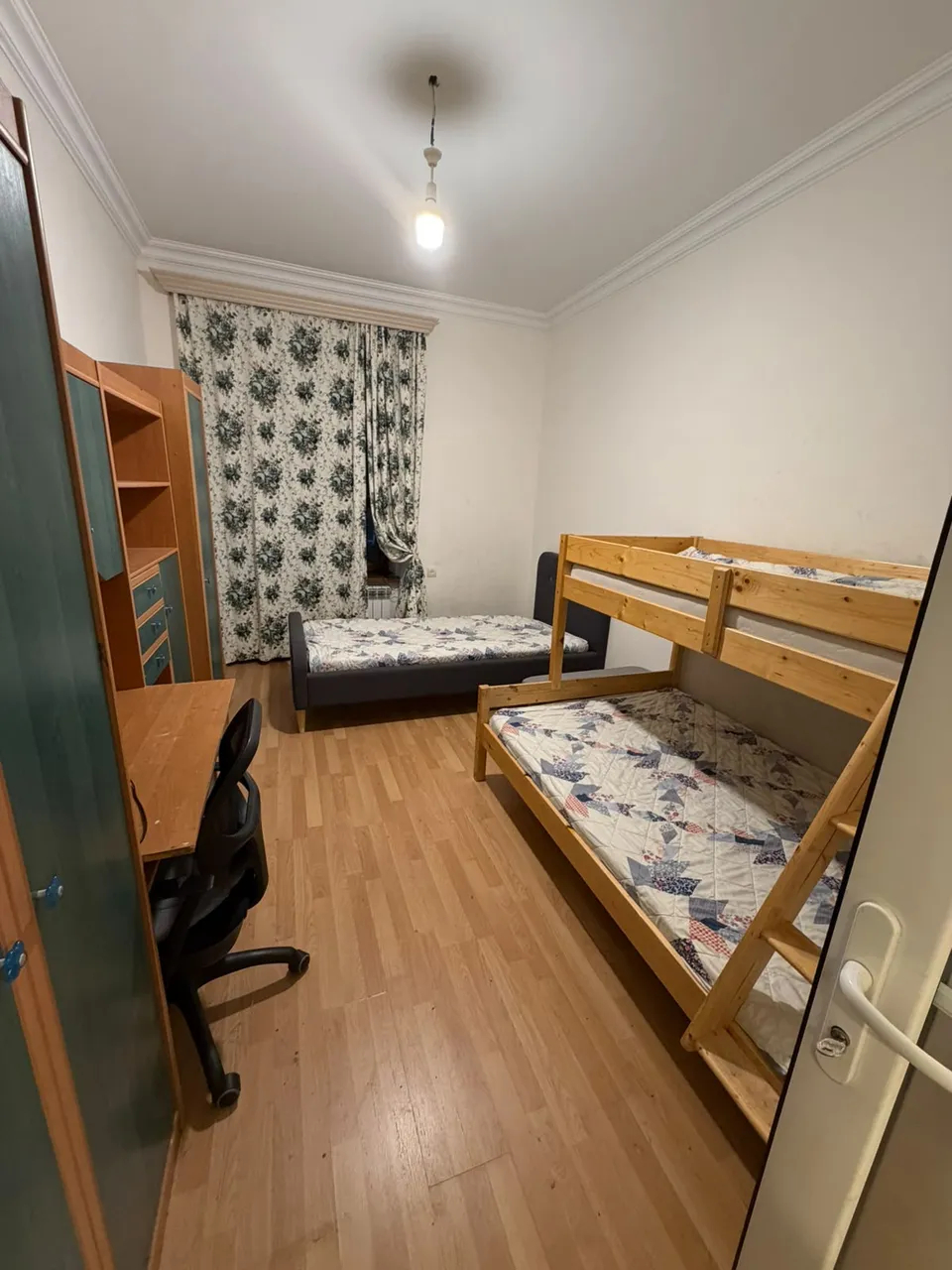 4 bedroom apartment for sale خیابان هانراپتوتیان, مرکز شهر ایروان, 160915