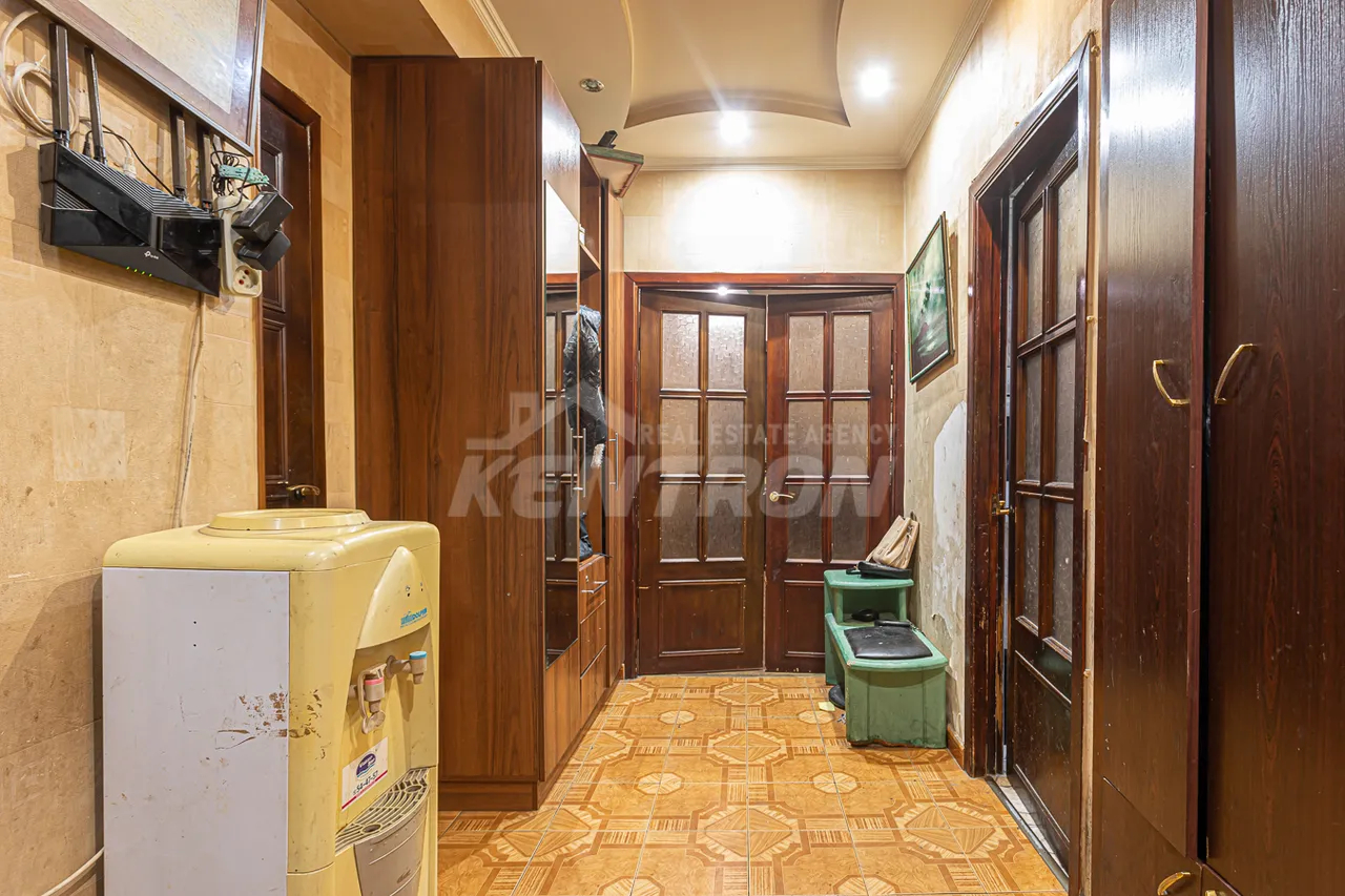 Купить 3 комнатную квартиру Исраелян ул, Центр Ереван, 157984