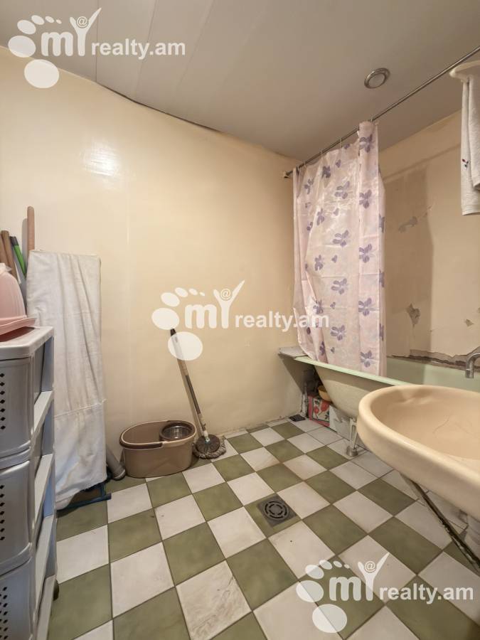 3 սենյականոց բնակարան  Արծրունու փող, Արաբկիր Երևան, 158686