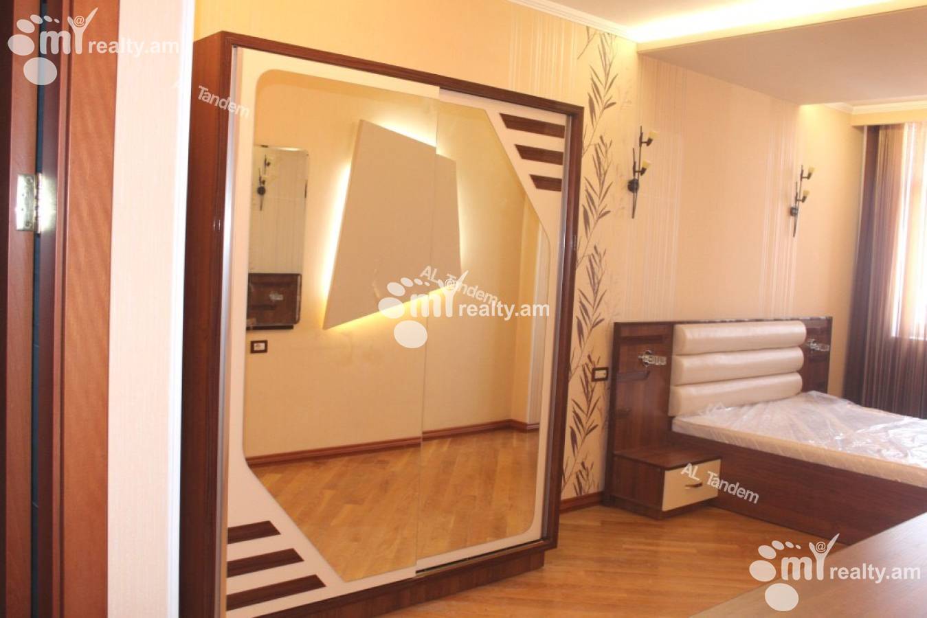 4 bedroom apartment for sale Rostom St, Center Yerevan, 148275
