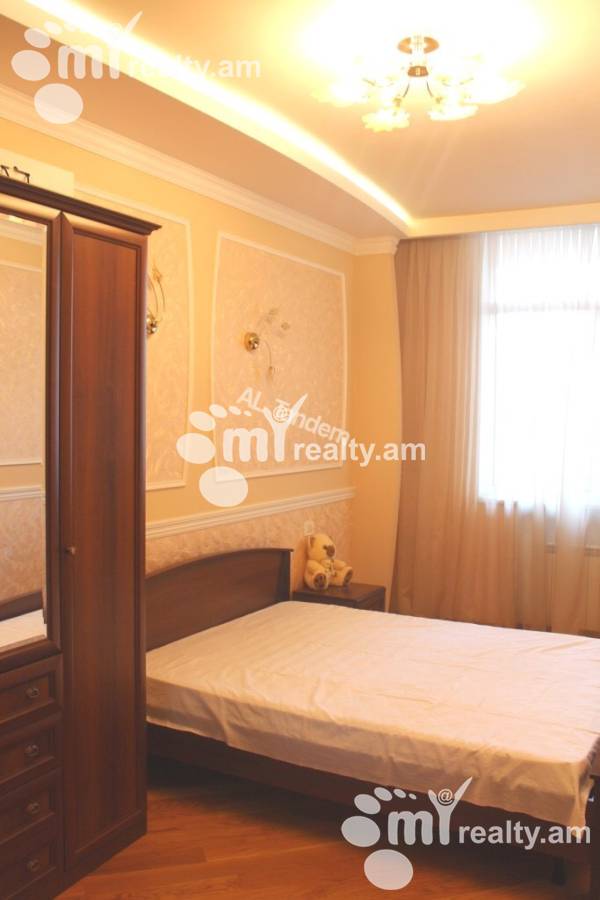 4 bedroom apartment for sale Rostom St, Center Yerevan, 148275