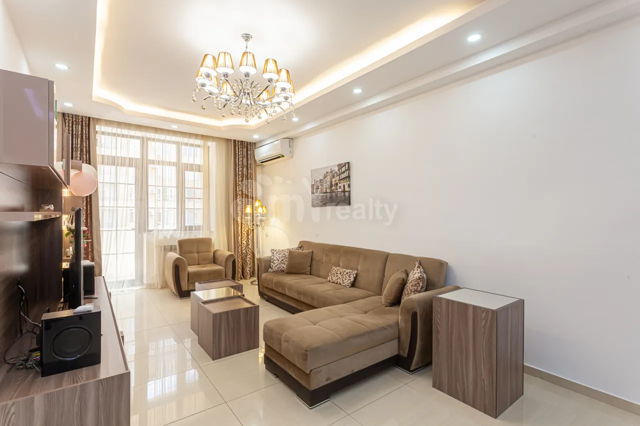 3 bedroom apartment for rent Abovyan St, Center Yerevan, 158979