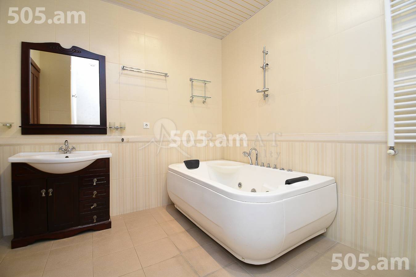 4 bedroom apartment for sale خیابان سایات نووآ, مرکز شهر ایروان, 155781