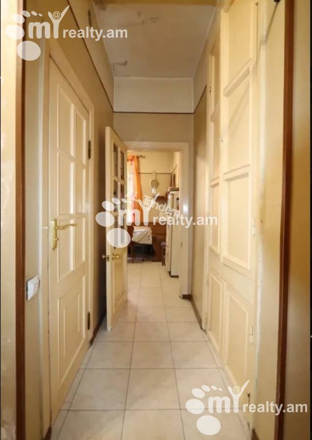 3 սենյականոց բնակարան  Մաշտոցի պող, Կենտրոն Երևան, 145019