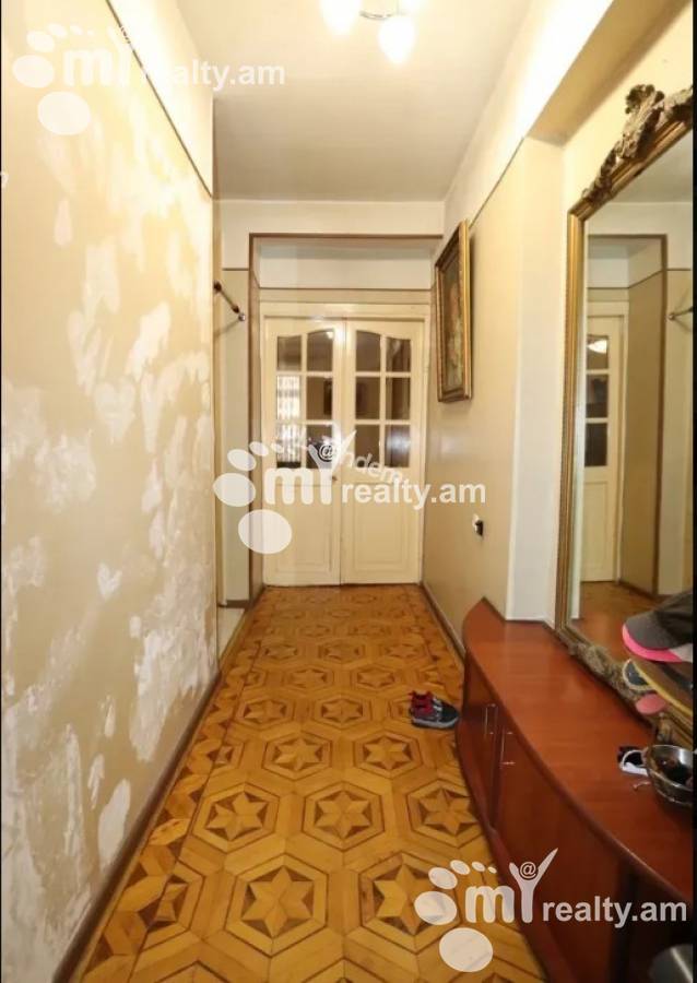 3 սենյականոց բնակարան  Մաշտոցի պող, Կենտրոն Երևան, 145019