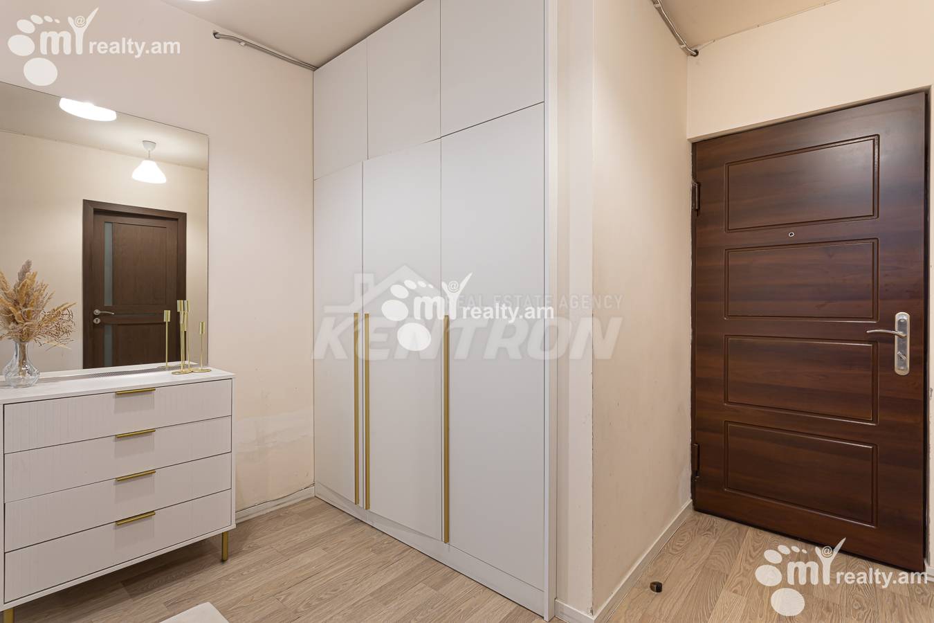 3 սենյականոց բնակարան  Միկոյան փող, Դավթաշեն Երևան, 156936