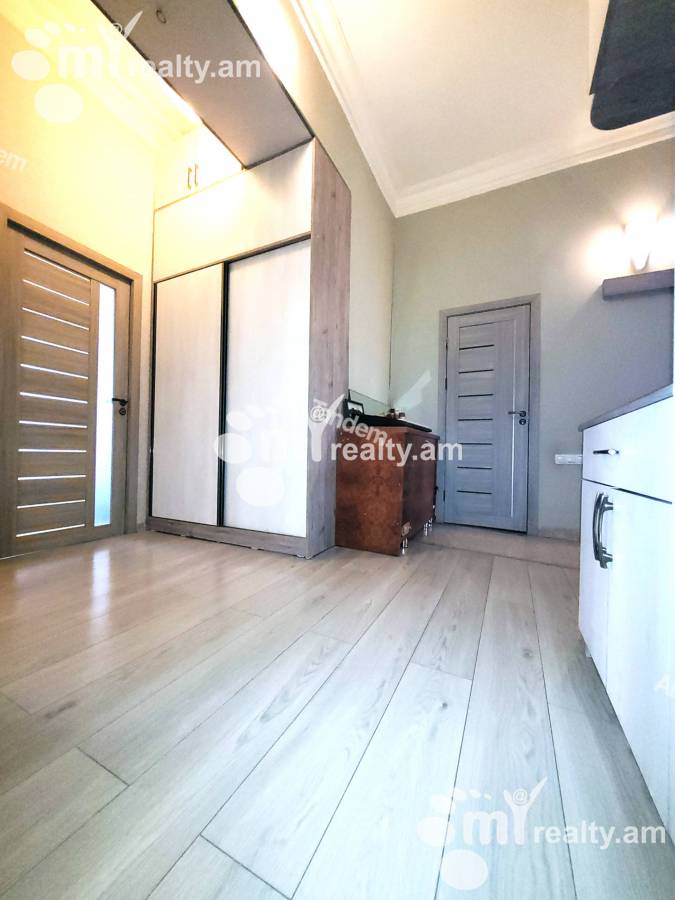 3 bedroom apartment for rent Mashtots Ave, Center Yerevan, 142134