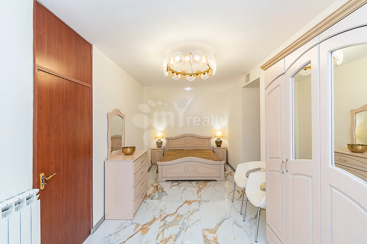 3 bedroom apartment for rent Aram St, Center Yerevan, 162020