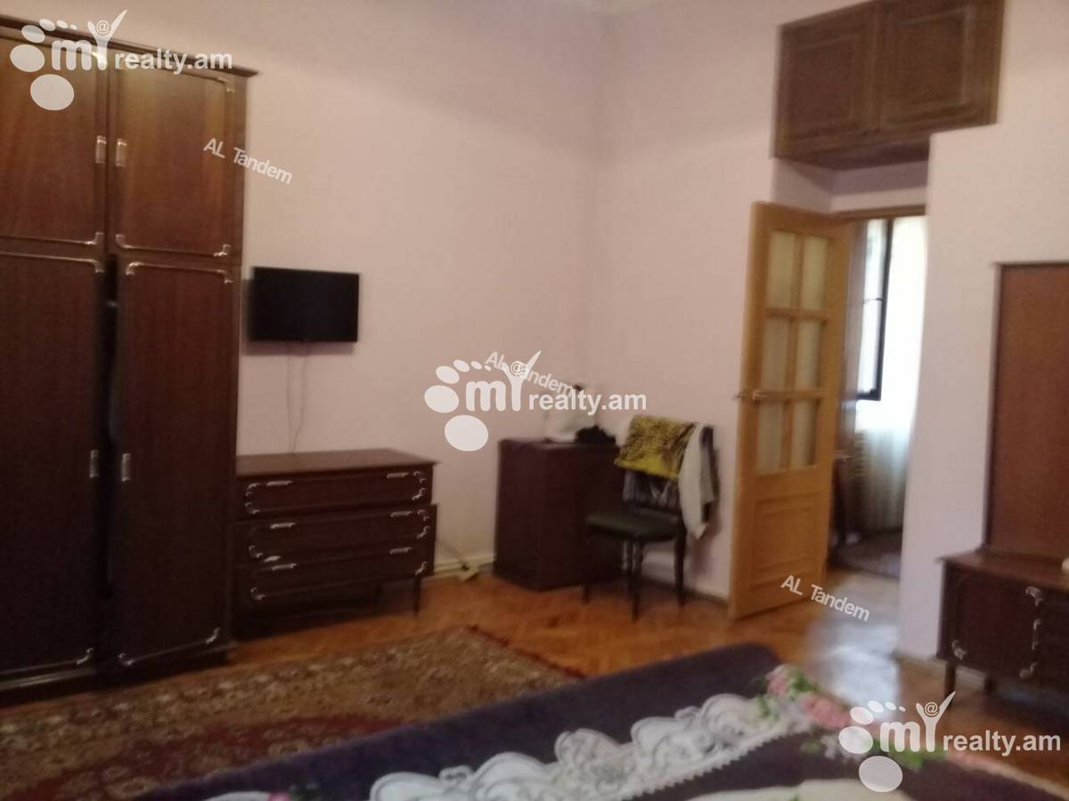 4 bedroom apartment for sale Zarobyan St, Center Yerevan, 128008