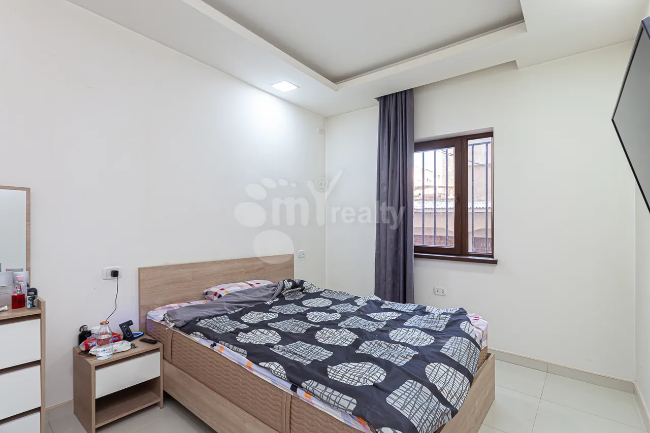 4 bedroom apartment for sale V.Vagharshyan St, Arabkir Yerevan, 161711