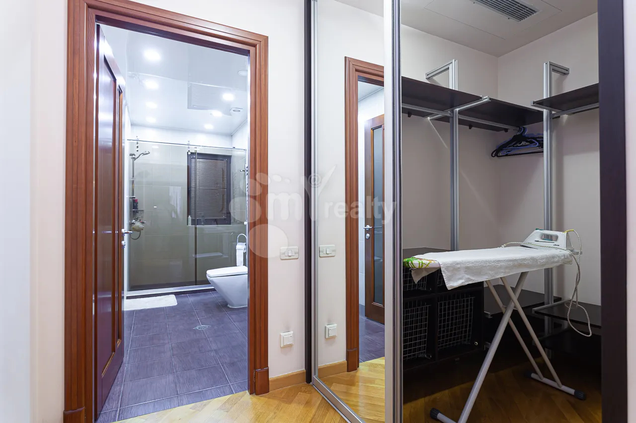 3 bedroom apartment for rent Northern (Hyusisayin)  Ave, Center Yerevan, 161919