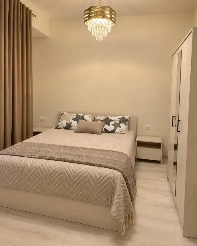4 bedroom apartment for rent خیابان گِریبودوف, عربگیر ایروان, 161590