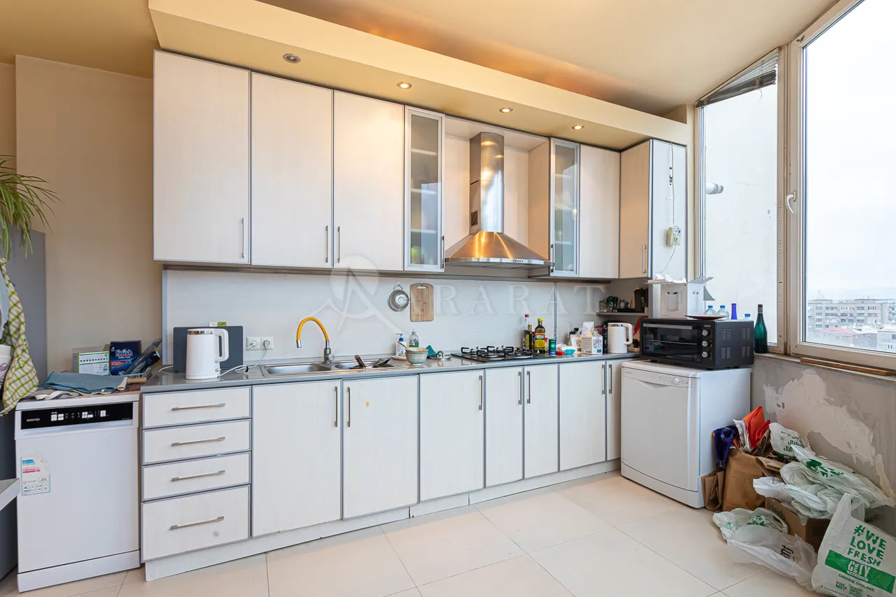 4 bedroom apartment for sale A. Avetisyan St, Arabkir Yerevan, 159611