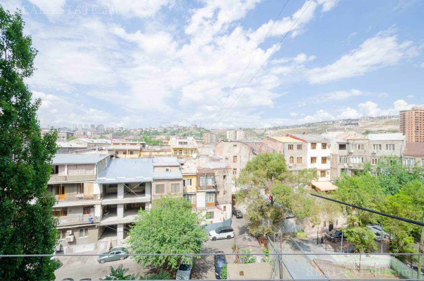 Купить 3 комнатную квартиру Анрапетутян ул, Центр Ереван, 137008