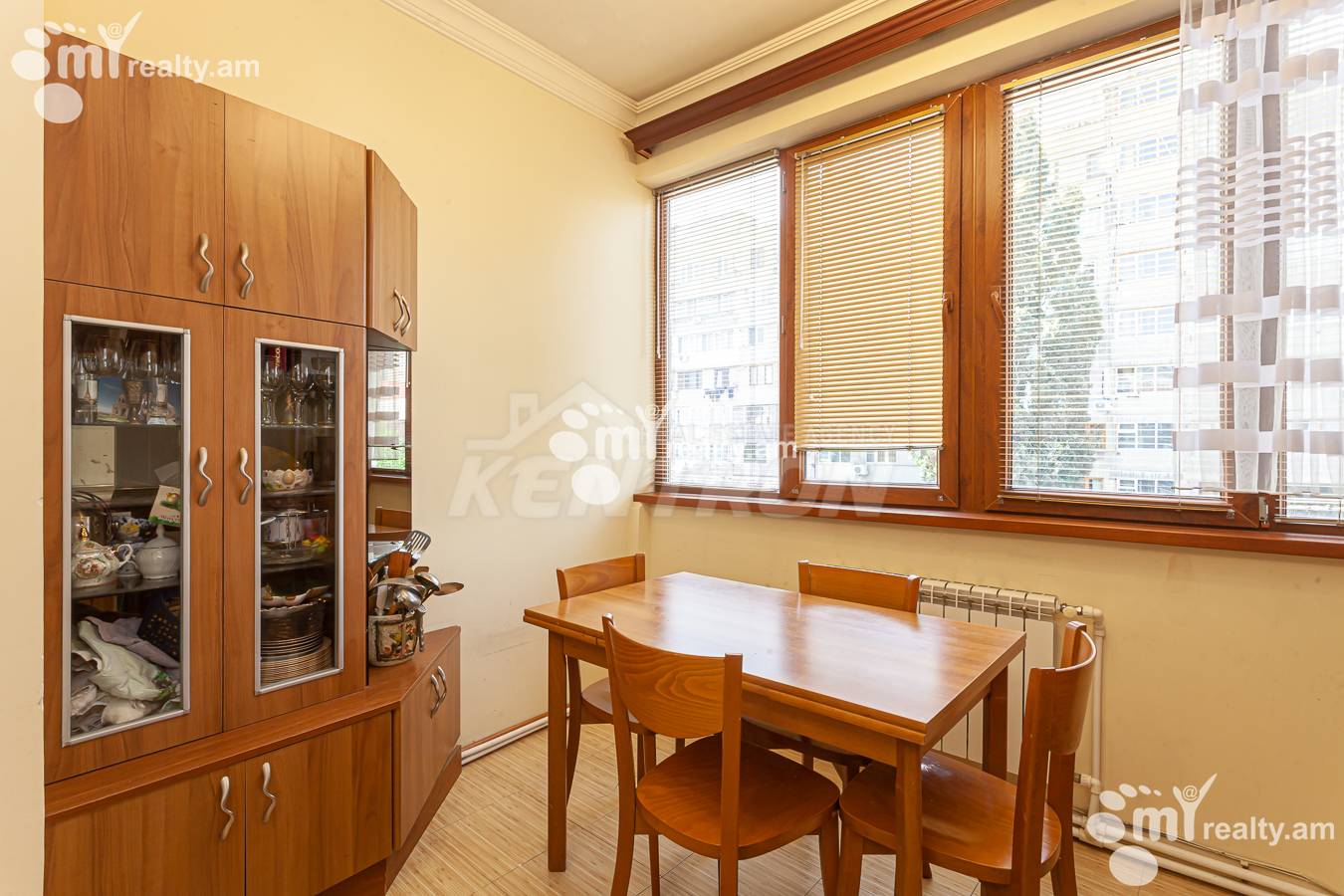 3 սենյականոց բնակարան  Աբովյան փող, Կենտրոն Երևան, 155439