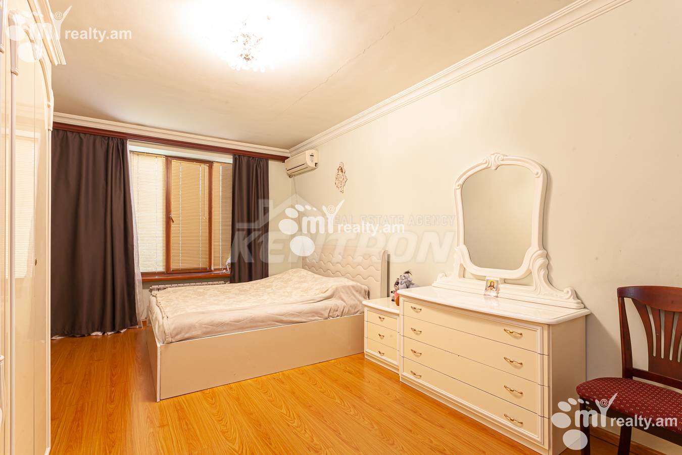 3 սենյականոց բնակարան  Աբովյան փող, Կենտրոն Երևան, 155439