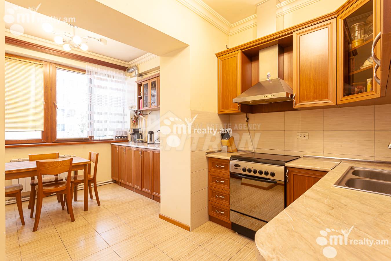 3 սենյականոց բնակարան  Աբովյան փող, Կենտրոն Երևան, 155439