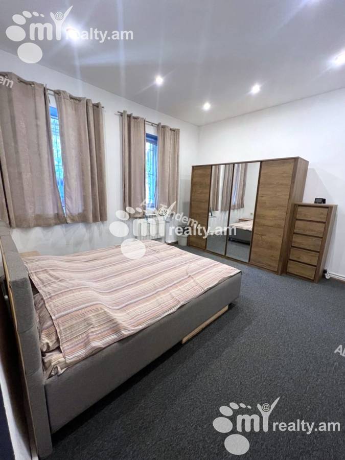 Купить дом Агюсагорцнер  ул, Центр Ереван, 153402