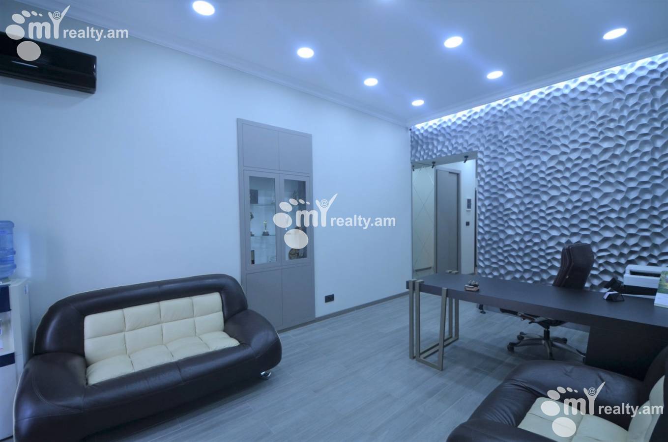 Снять коммерческoе помещение Вардананц ул, Центр Ереван, 132375