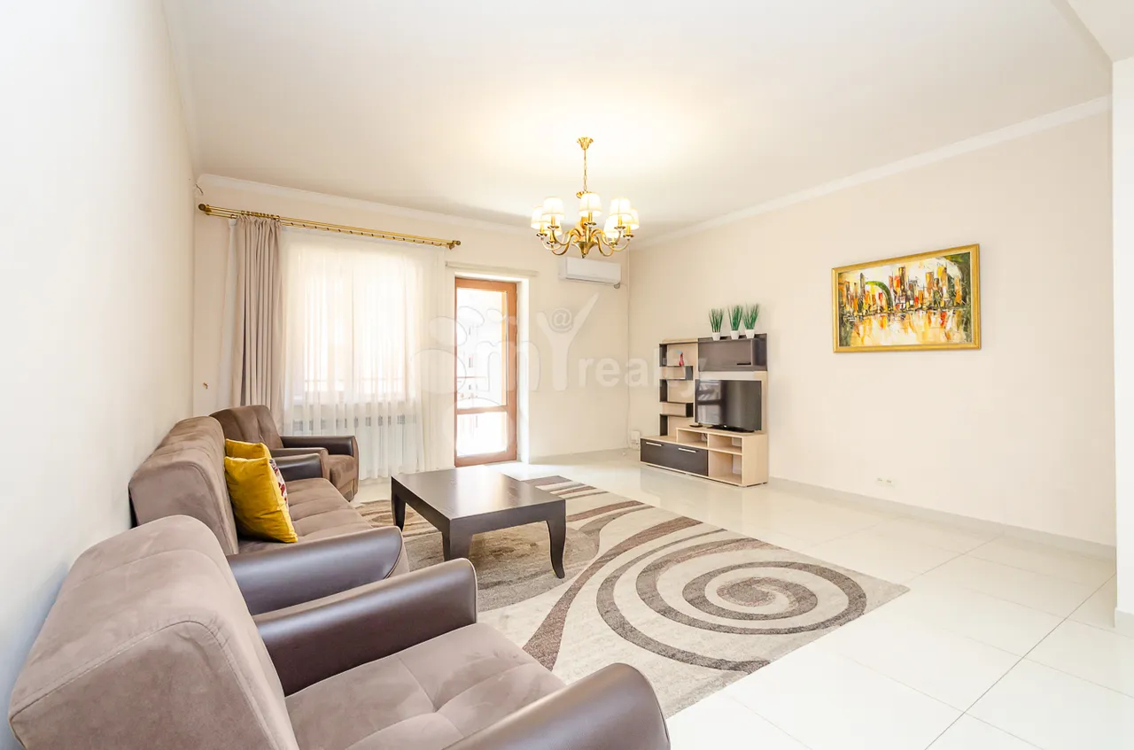 3 bedroom apartment for rent Northern (Hyusisayin)  Ave, Center Yerevan, 161923
