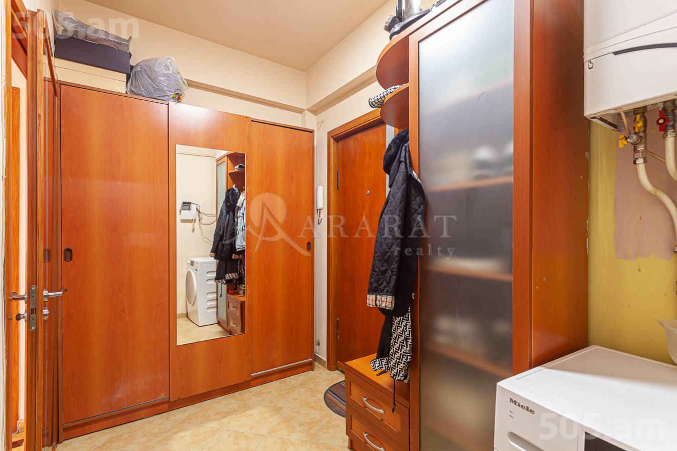 3 սենյականոց բնակարան  Պուշկինի փող, Կենտրոն Երևան, 147415