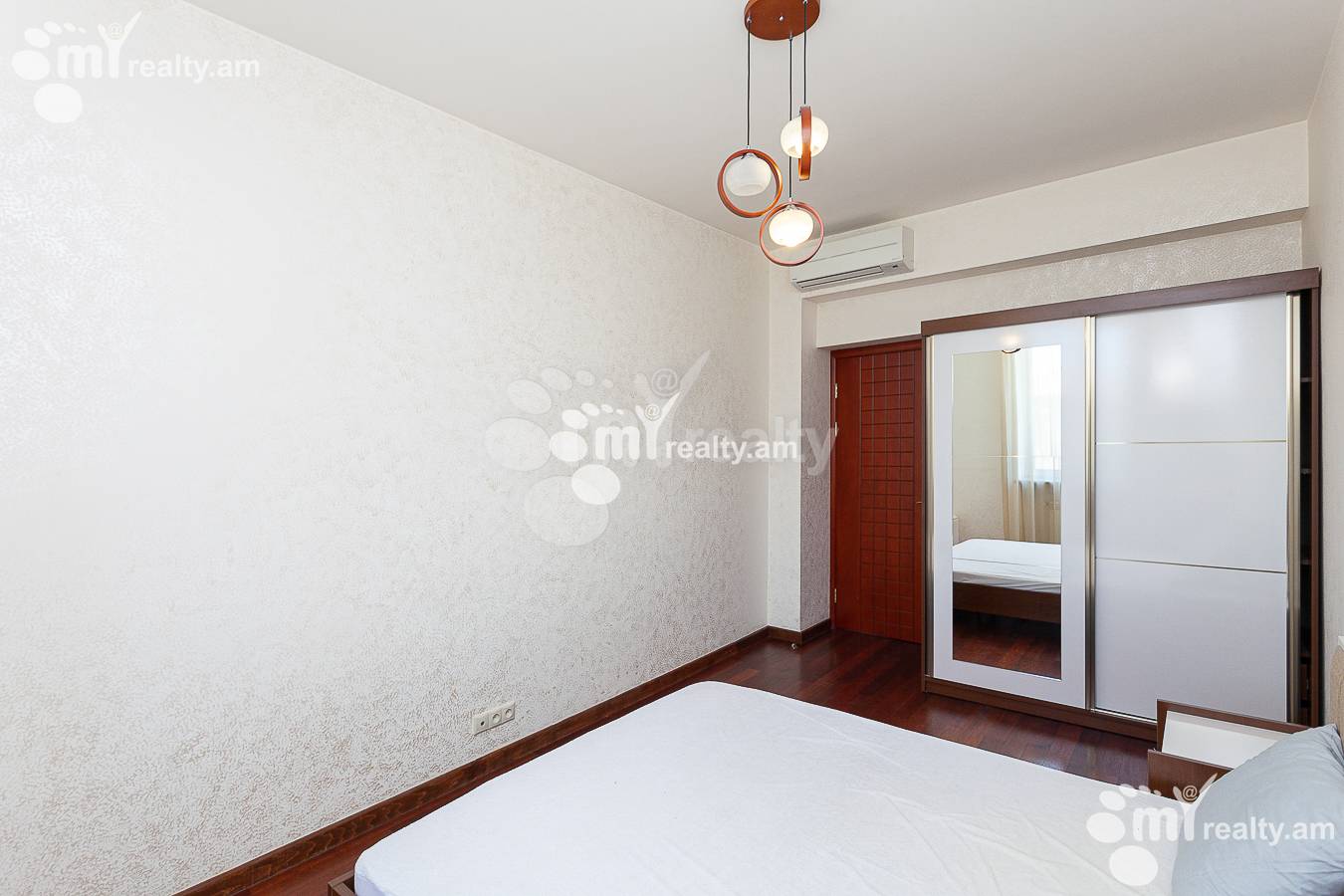 3 bedroom apartment for rent Tamanyan St, Center Yerevan, 157139