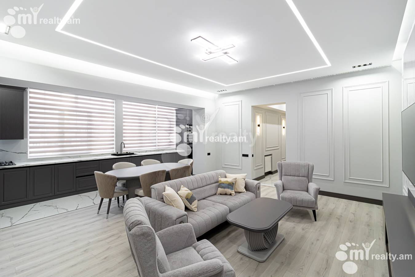 2 սենյականոց բնակարան  Հանրապետության փող, Կենտրոն Երևան, 153966