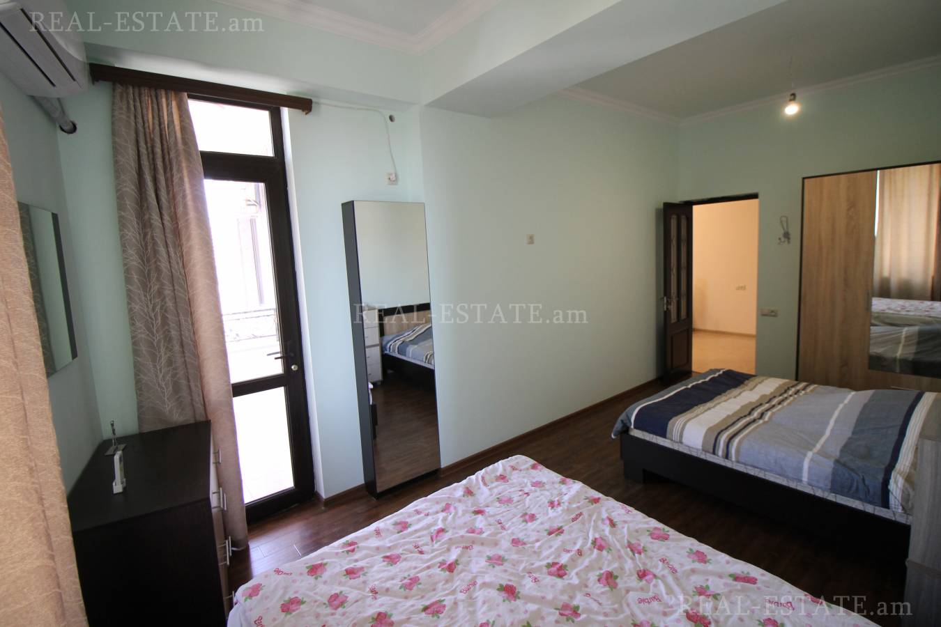 3 սենյականոց բնակարան  Մաշտոցի պող, Կենտրոն Երևան, 85314