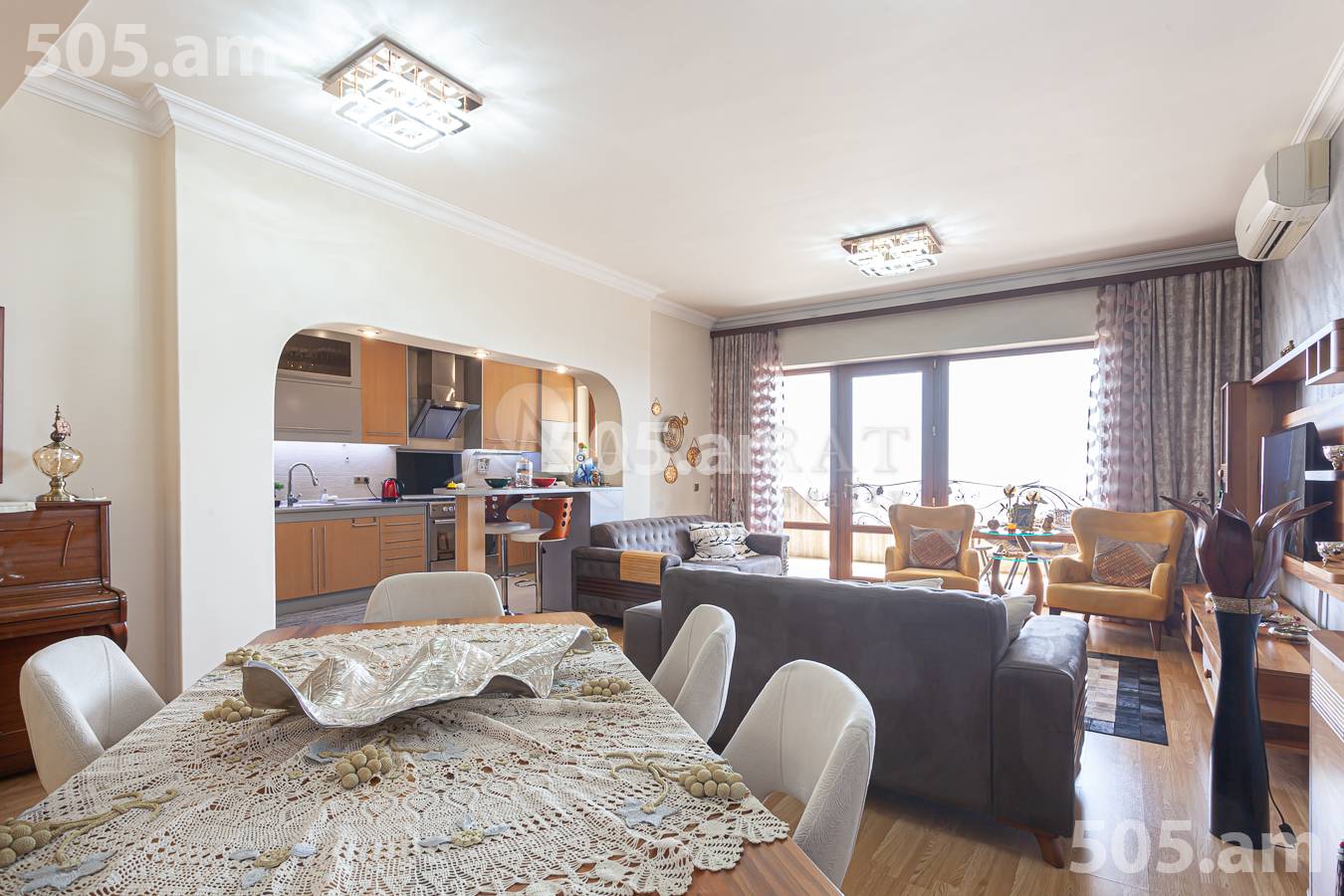 4 bedroom apartment for sale Antarayin St, Center Yerevan, 156024