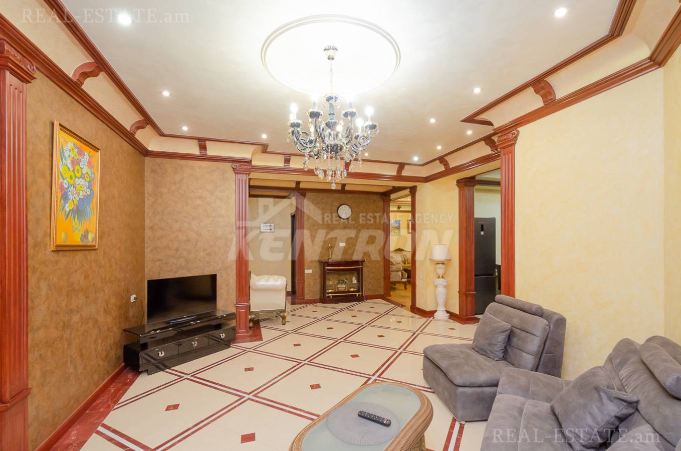 5 սենյականոց բնակարան  Հանրապետության փող, Կենտրոն Երևան, 137953