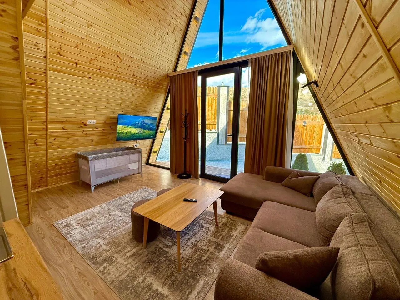 Купить коммерческoе помещение , акадор Котайк, 159464