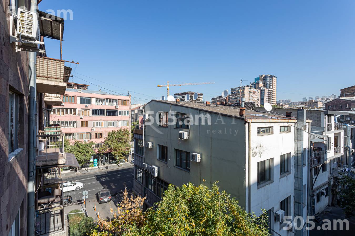 3 սենյականոց բնակարան  Նալբանդյան փող, Կենտրոն Երևան, 157025