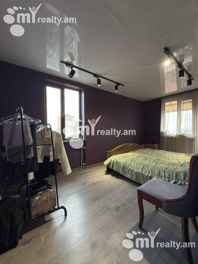 4 bedroom apartment for sale خیابان ا. آوِتیسیان, عربگیر ایروان, 160137