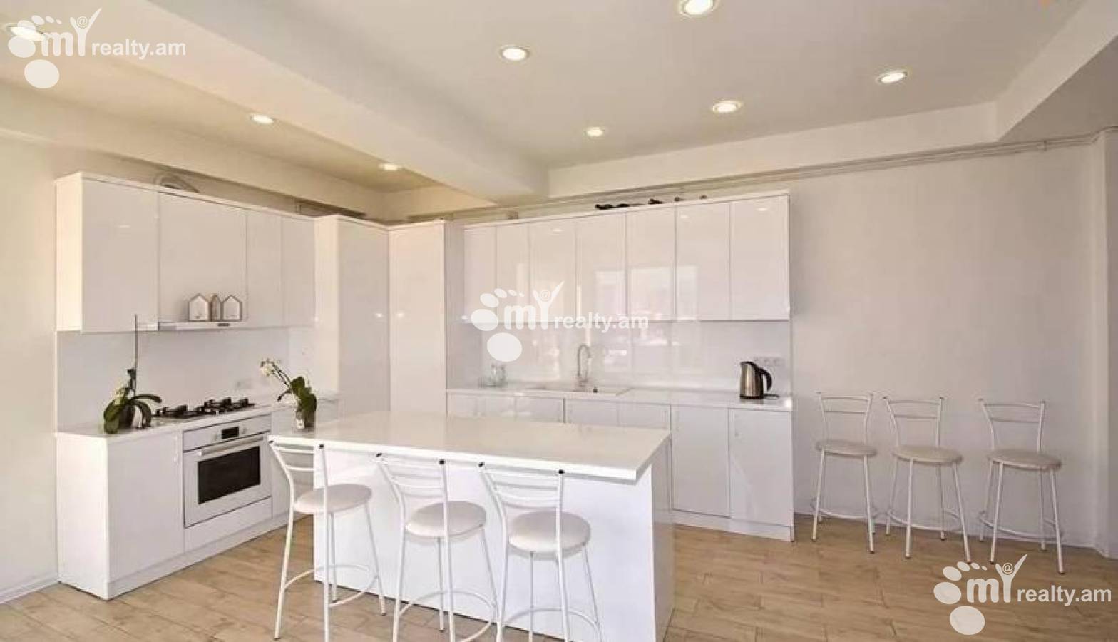 Снять 2 комнатную квартиру Орбели Ехбайрнери ул, Арабкир Ереван, 153085