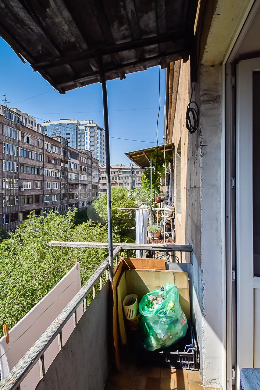 3 սենյականոց բնակարան  Կողբացու փող, Կենտրոն Երևան, 160976