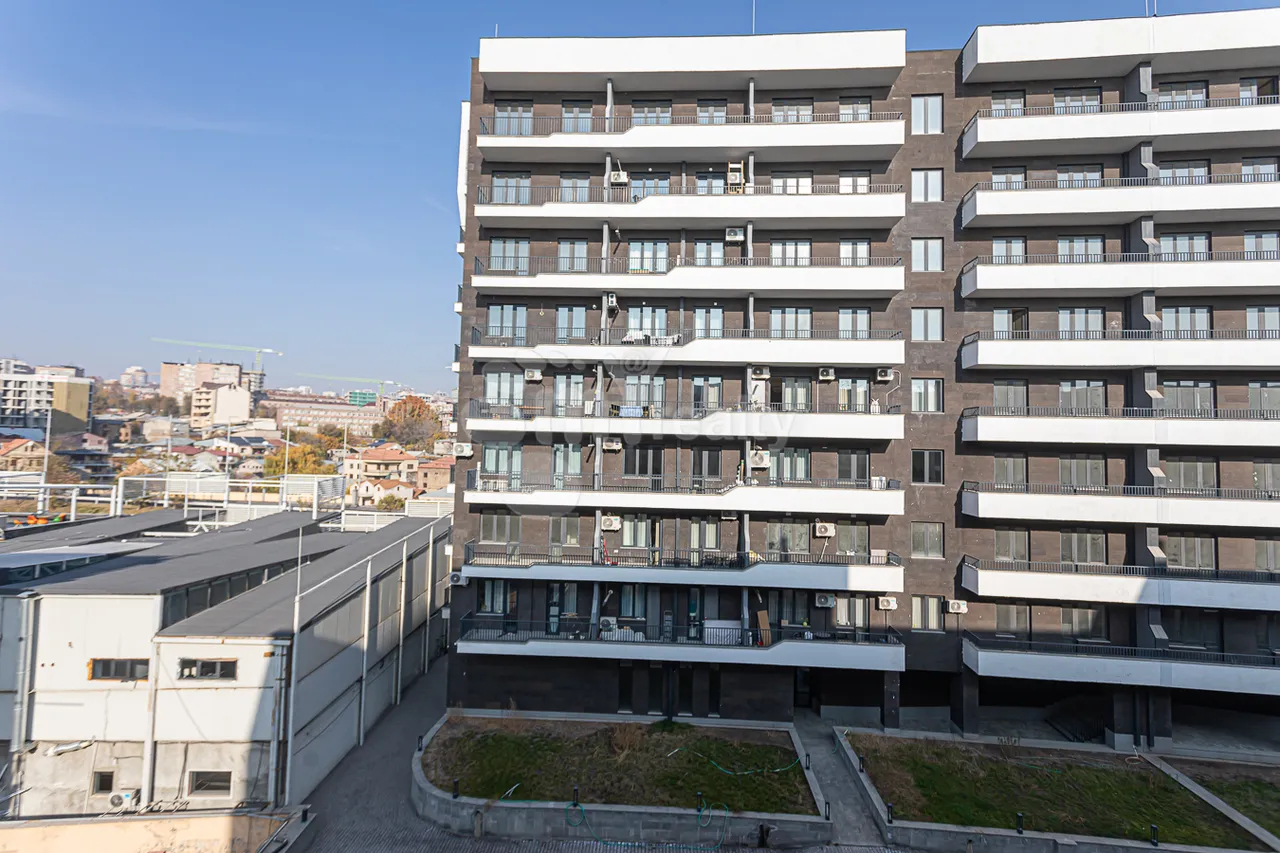 3 bedroom apartment for sale Antarayin, Leonid-Azgaldyan-Straße,, Center Yerevan, 157854