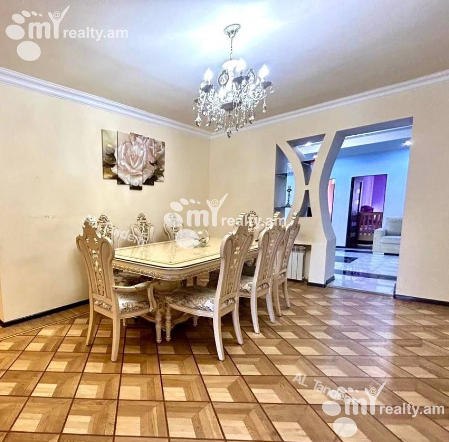 4 bedroom apartment for rent Abovyan St, Center Yerevan, 123258