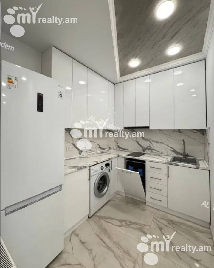 Купить 3 комнатную квартиру Анрапетутян ул, Центр Ереван, 141821