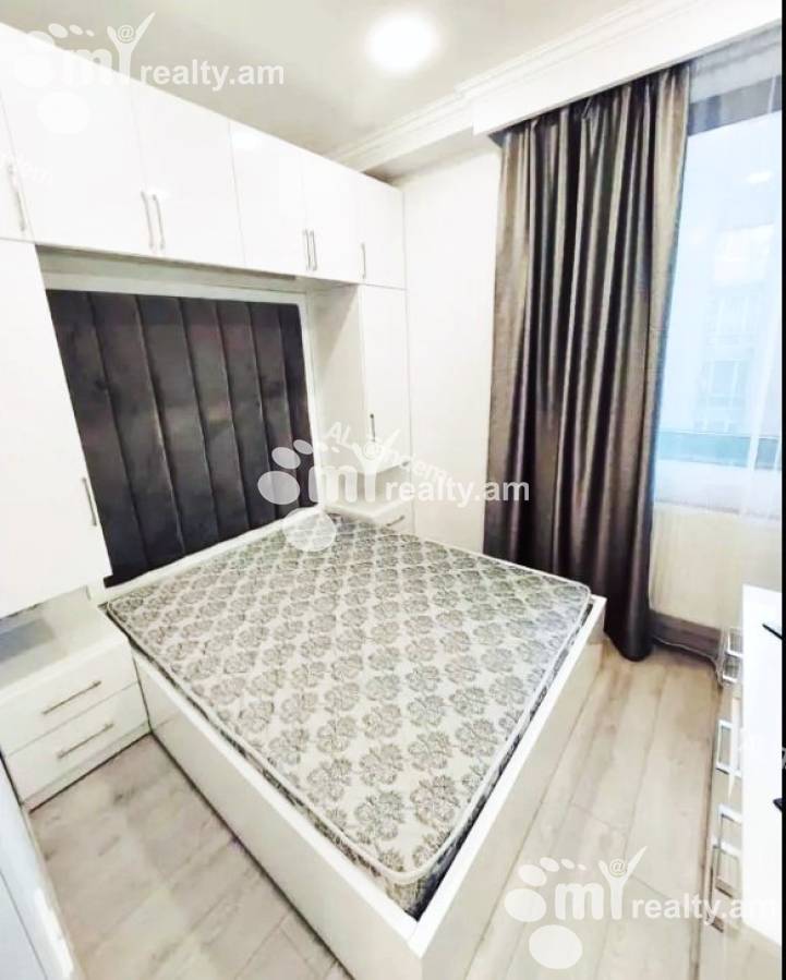 Купить 3 комнатную квартиру Анрапетутян ул, Центр Ереван, 141821