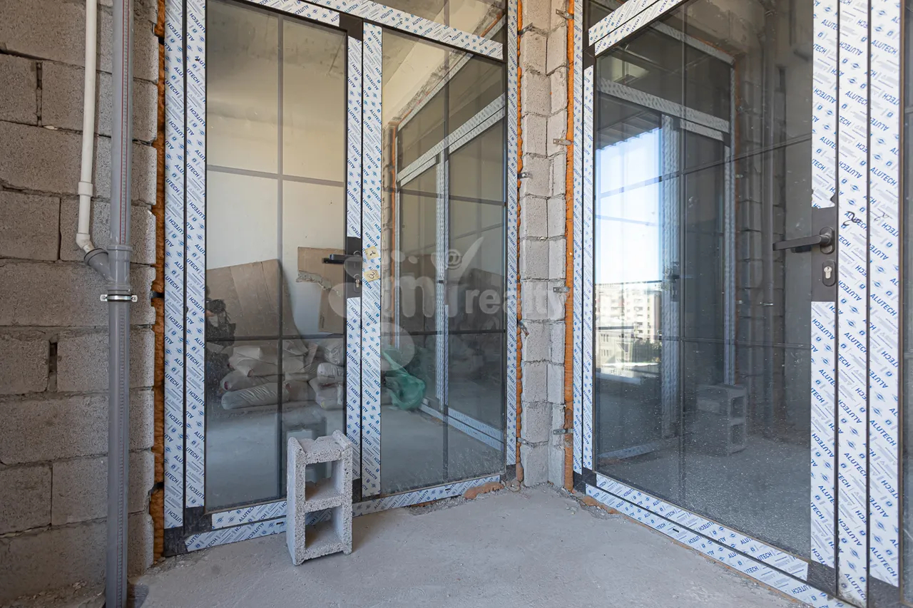 4 bedroom apartment for sale Aghbyur Serob St, Arabkir Yerevan, 157233