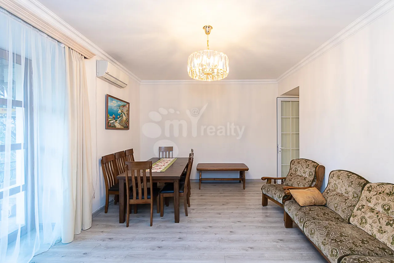 4 bedroom apartment for sale Hanrapetutyan St, Center Yerevan, 159788
