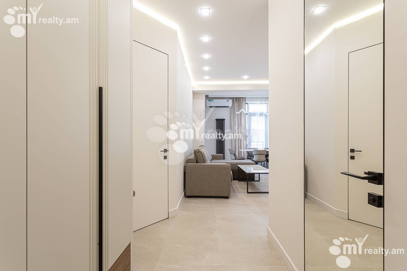 Купить 2 комнатную квартиру Аршакуняц пр, Центр Ереван, 156409