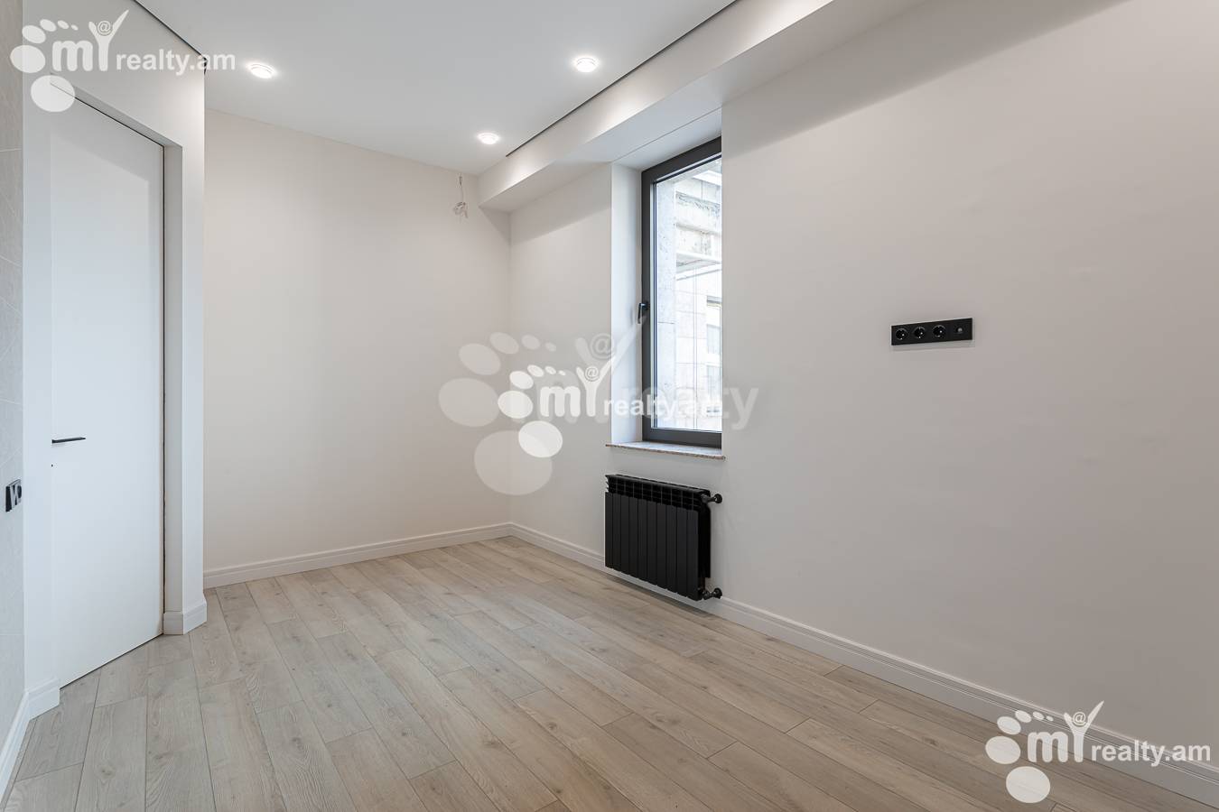 Купить 2 комнатную квартиру Аршакуняц пр, Центр Ереван, 156409