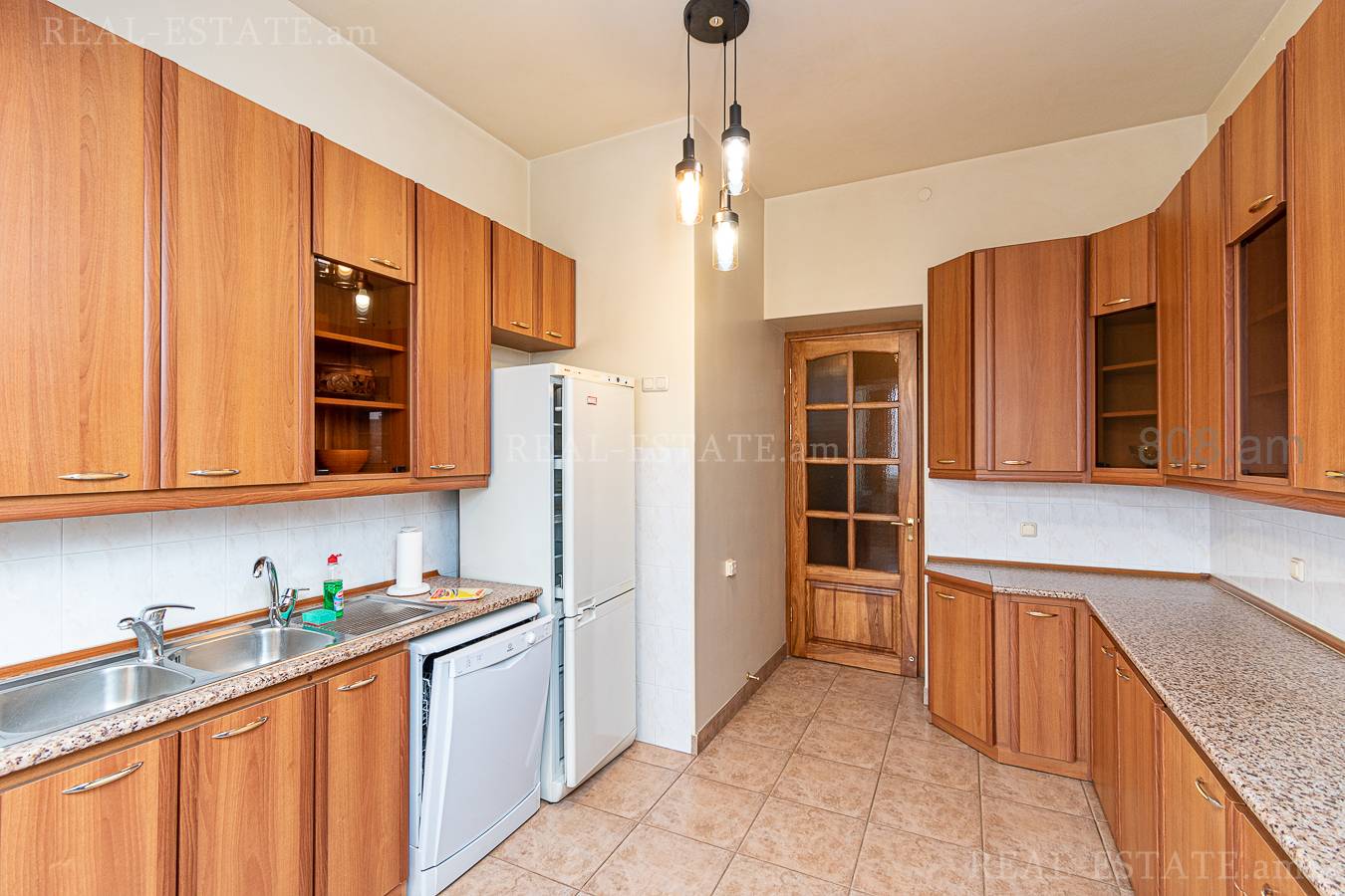 5 սենյականոց բնակարան  Ղազար Փարպեցու փող, Կենտրոն Երևան, 133741