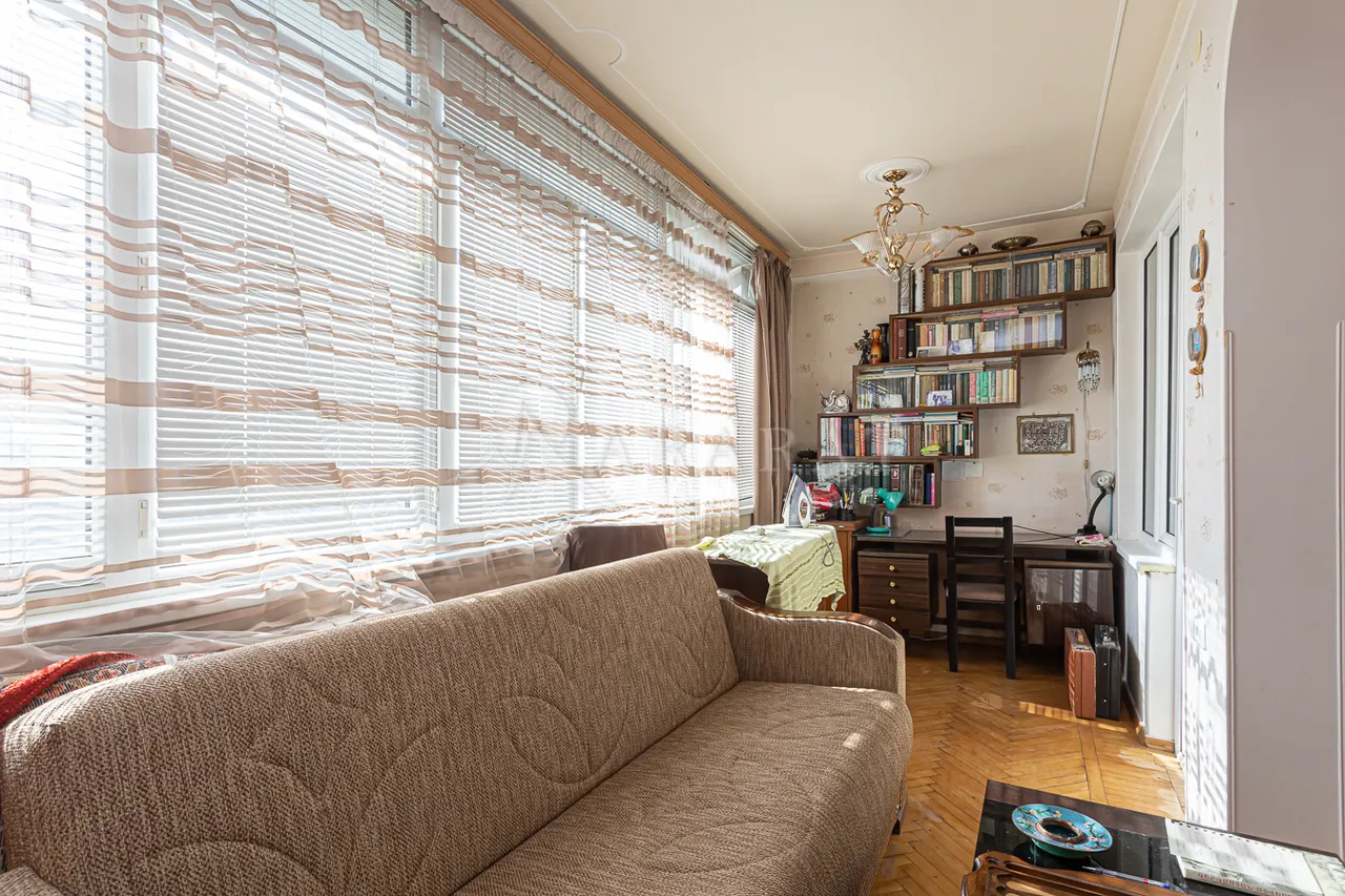 3 bedroom apartment for sale خیابان واهر. پاپازیان, عربگیر ایروان, 157436