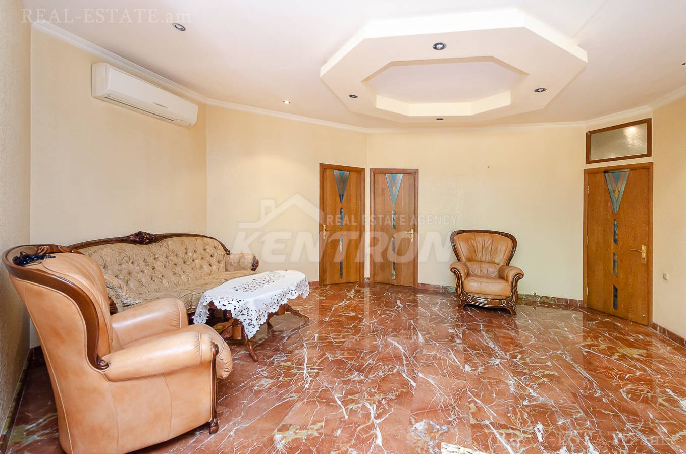 Купить 5 комнатную квартиру Мгер Мкртчян ул, Центр Ереван, 143829