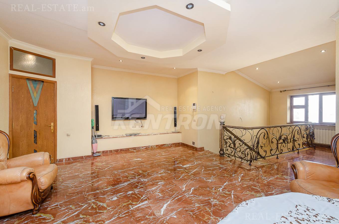 Купить 5 комнатную квартиру Мгер Мкртчян ул, Центр Ереван, 143829