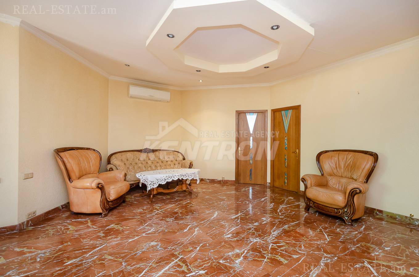 Купить 5 комнатную квартиру Мгер Мкртчян ул, Центр Ереван, 143829