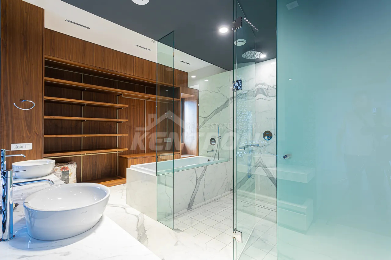 Купить 4 комнатную квартиру Пушкин ул, Центр Ереван, 157580